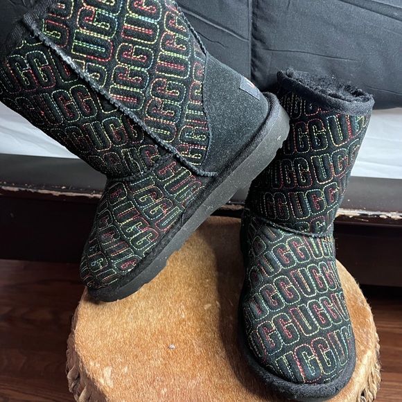 UGG Classic II Graphic Stitch Boot Black Size 4 (Girls) worn about 5 times. - Picture 2 of 7